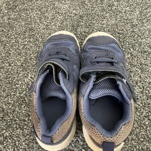 Stride Rite Navy and Tan Kids Sneakers 8.5 Wide